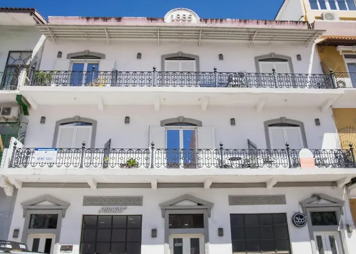 Central Apartment In Casco Viejo - View On Main Plaza