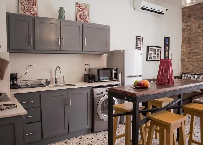 Central Apartment In Casco Viejo - View On Main Plaza
